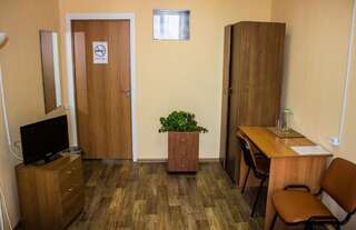 Мини-отель на Набережной Казань Двухместный номер эконом-класса с 2 отдельными кроватями и общей ванной комнатой-5